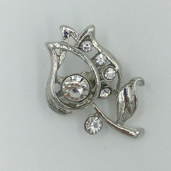 Sweet & Petite, GORGEOUS Little FLOWER BROOCH Pin, Silver Tone, Rhinestones - Picture 1 of 2